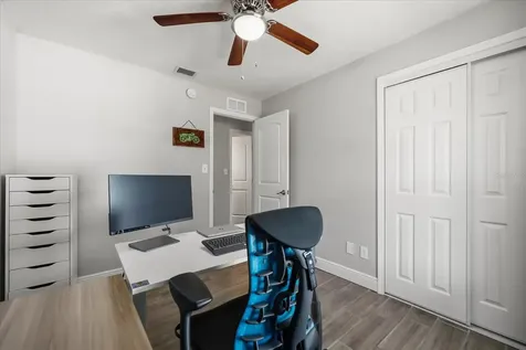 524 E Hillcrest Street Altamonte Springs FL 32701