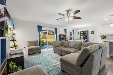 524 E Hillcrest Street Altamonte Springs FL 32701