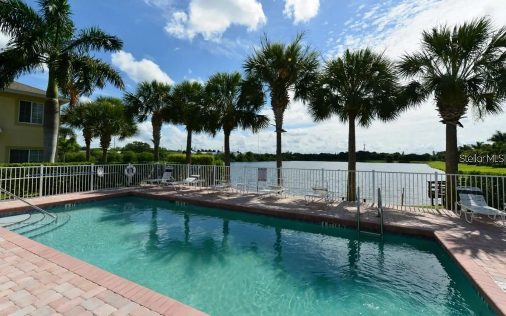 3909 45th Terrace W Bradenton FL 34210