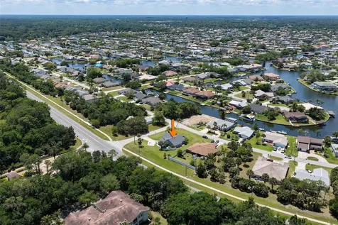 1 Crystal Way Palm Coast FL 32137