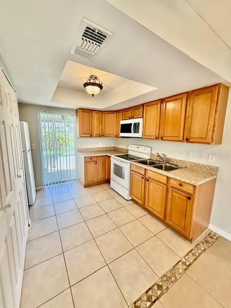 19 Lago Mesa Way Kissimmee FL 34743