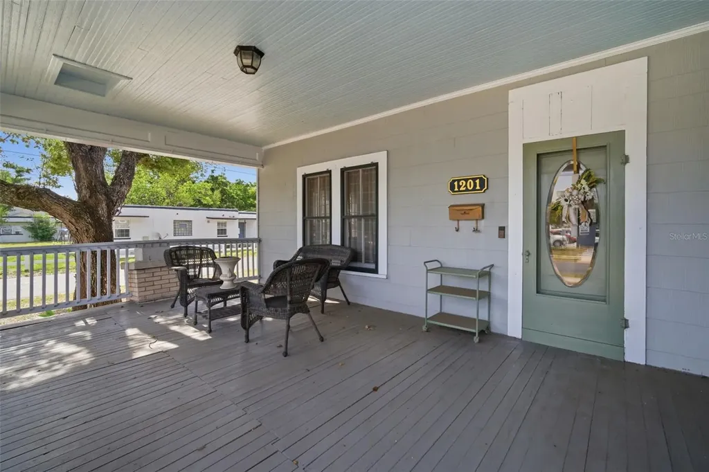 1201 W Reynolds Street Plant City FL 33563
