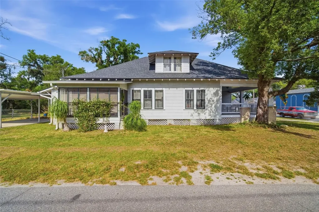 1201 W Reynolds Street Plant City FL 33563