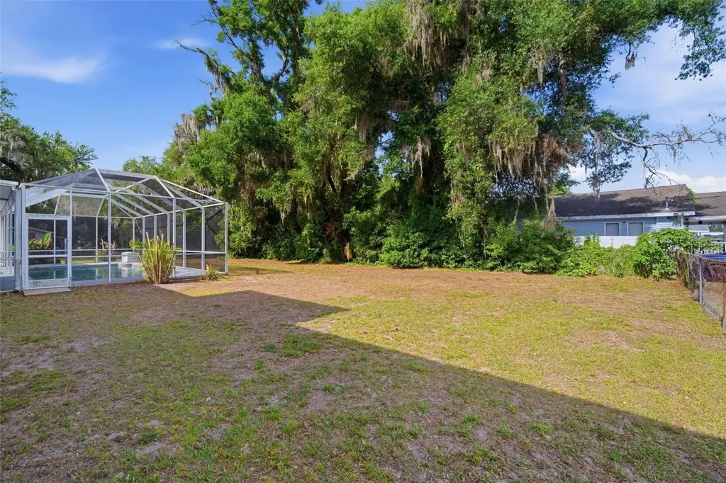 1201 W Reynolds Street Plant City FL 33563