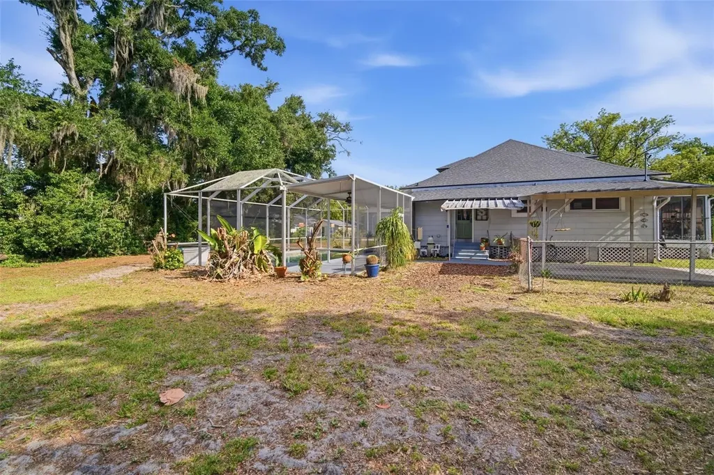 1201 W Reynolds Street Plant City FL 33563