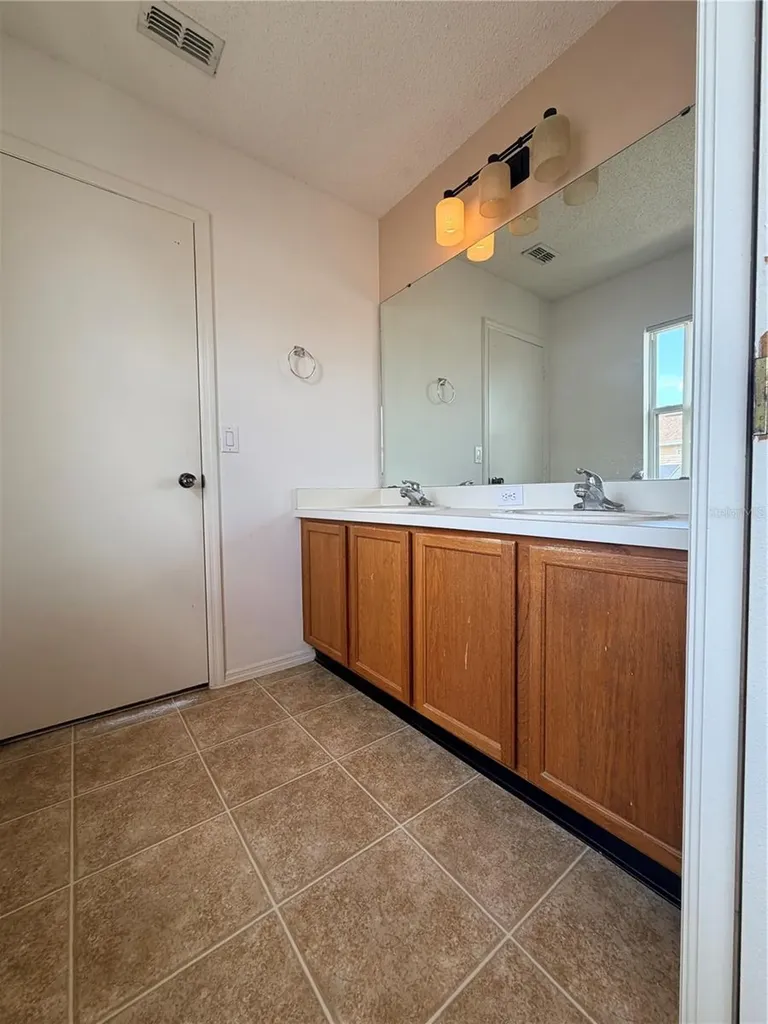 1214 Timberbend Circle Orlando FL 32824