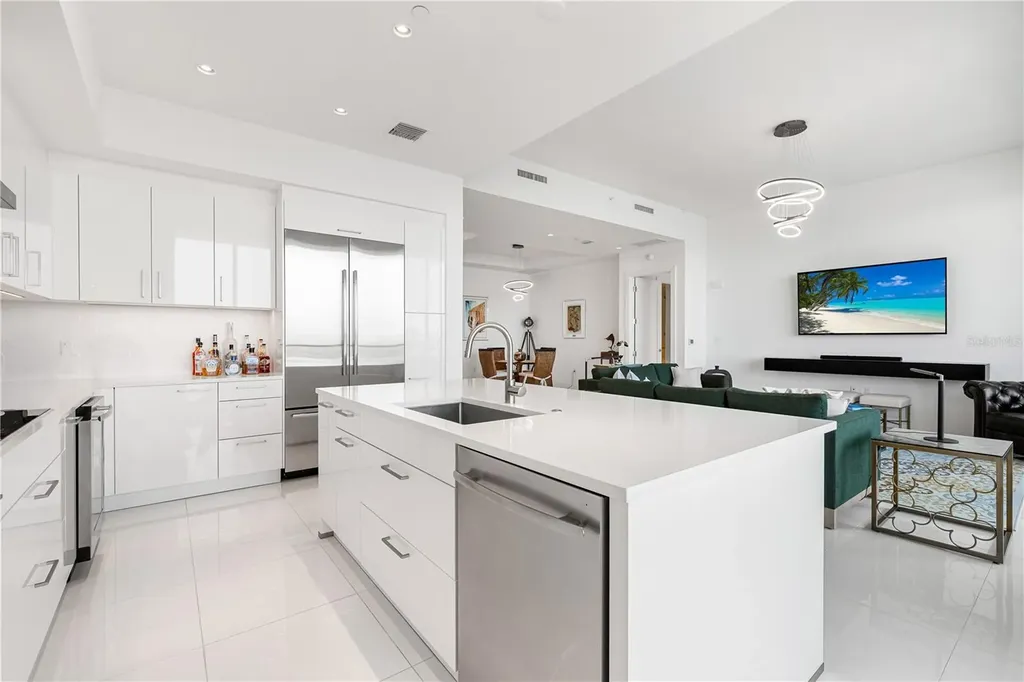 111 S Pineapple Avenue Sarasota FL 34236