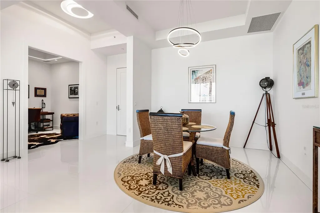 111 S Pineapple Avenue Sarasota FL 34236
