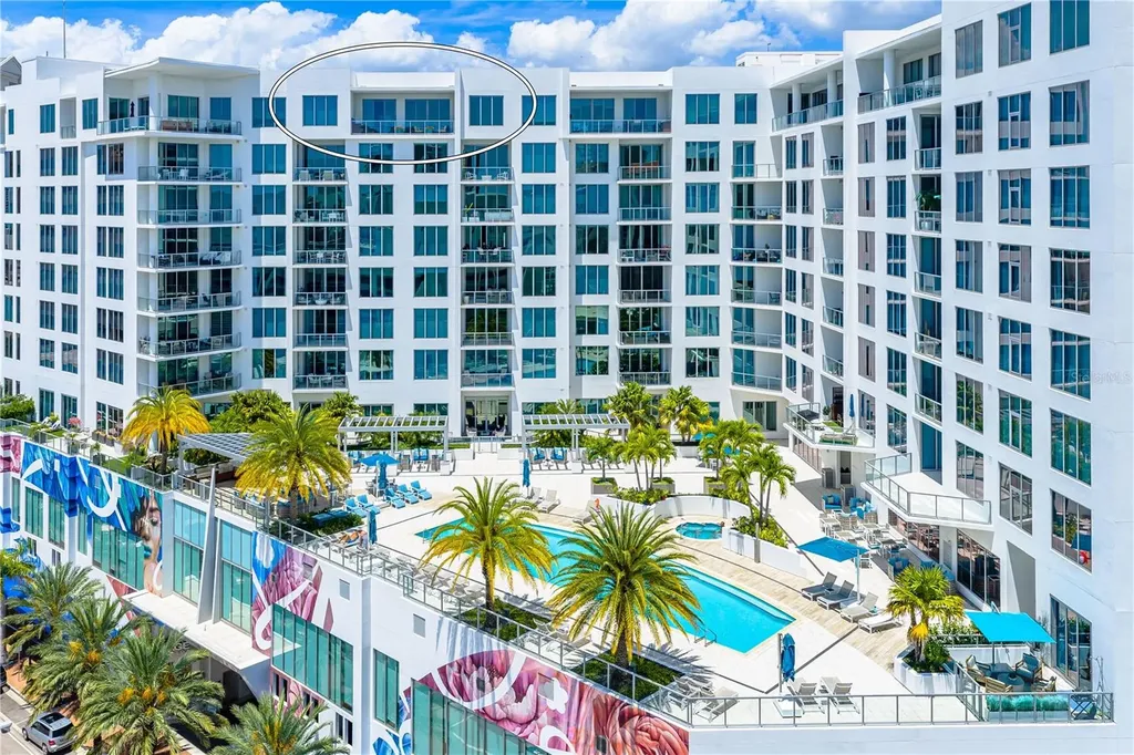 111 S Pineapple Avenue Sarasota FL 34236