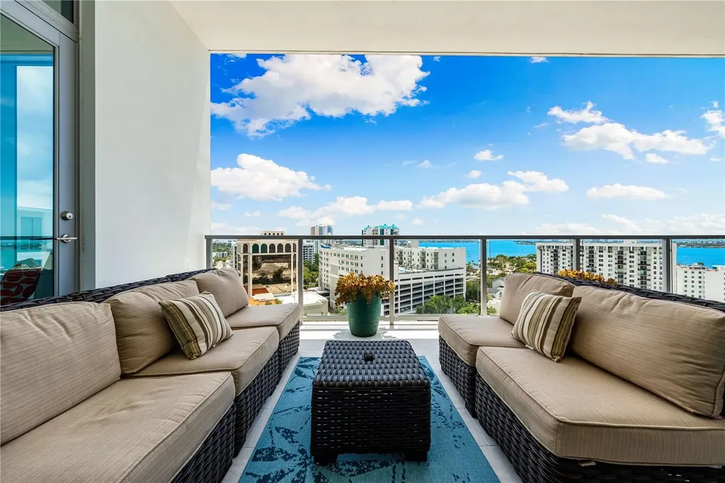 111 S Pineapple Avenue Sarasota FL 34236