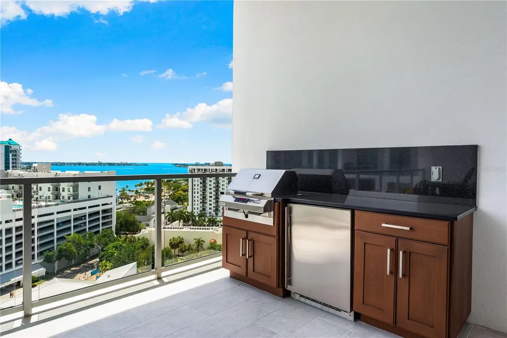 111 S Pineapple Avenue Sarasota FL 34236