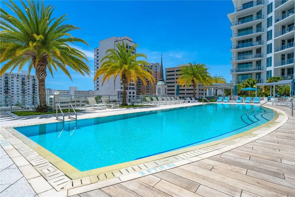 111 S Pineapple Avenue Sarasota FL 34236