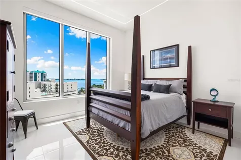 111 S Pineapple Avenue Sarasota FL 34236