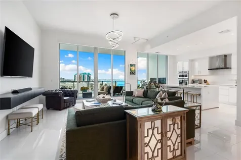 111 S Pineapple Avenue Sarasota FL 34236