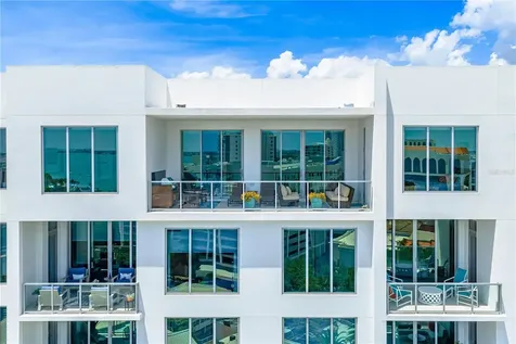 111 S Pineapple Avenue Sarasota FL 34236