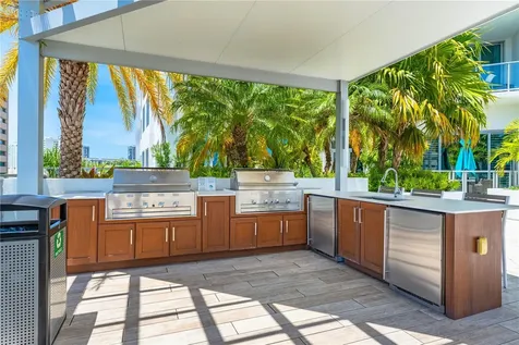 111 S Pineapple Avenue Sarasota FL 34236