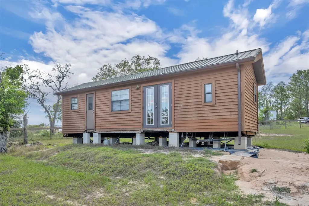 1717 W Kelly Park Road Apopka FL 32712