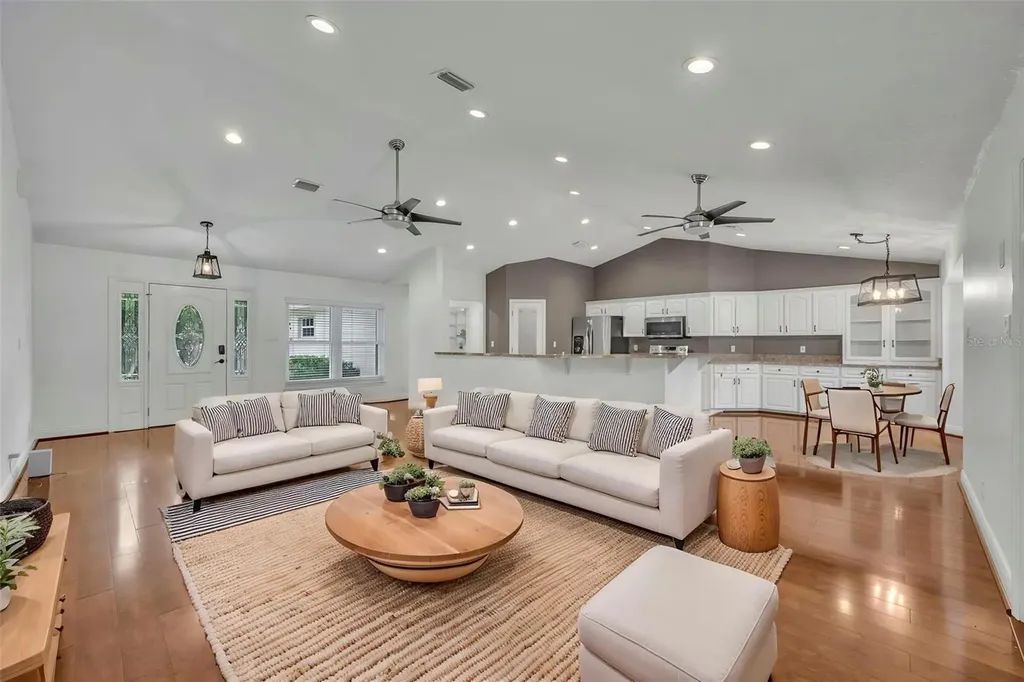 1717 W Kelly Park Road Apopka FL 32712