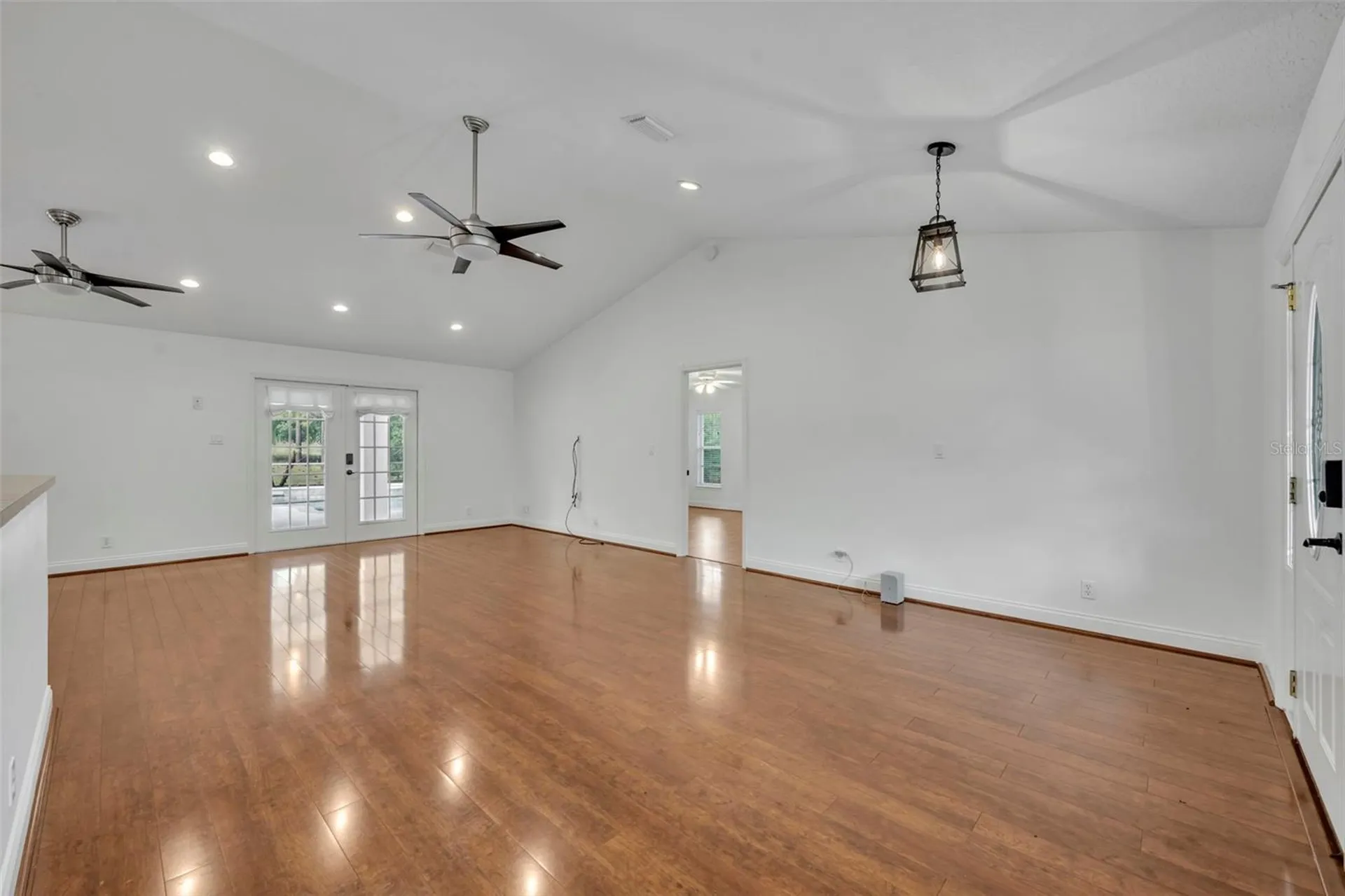 1717 W Kelly Park Road Apopka FL 32712