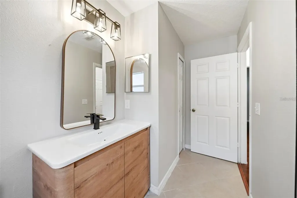 245 Hollingshead Loop Davenport FL 33896