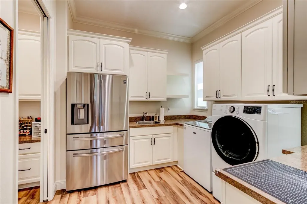 26301 Avenida Las Colinas Howey In The Hills FL 34737