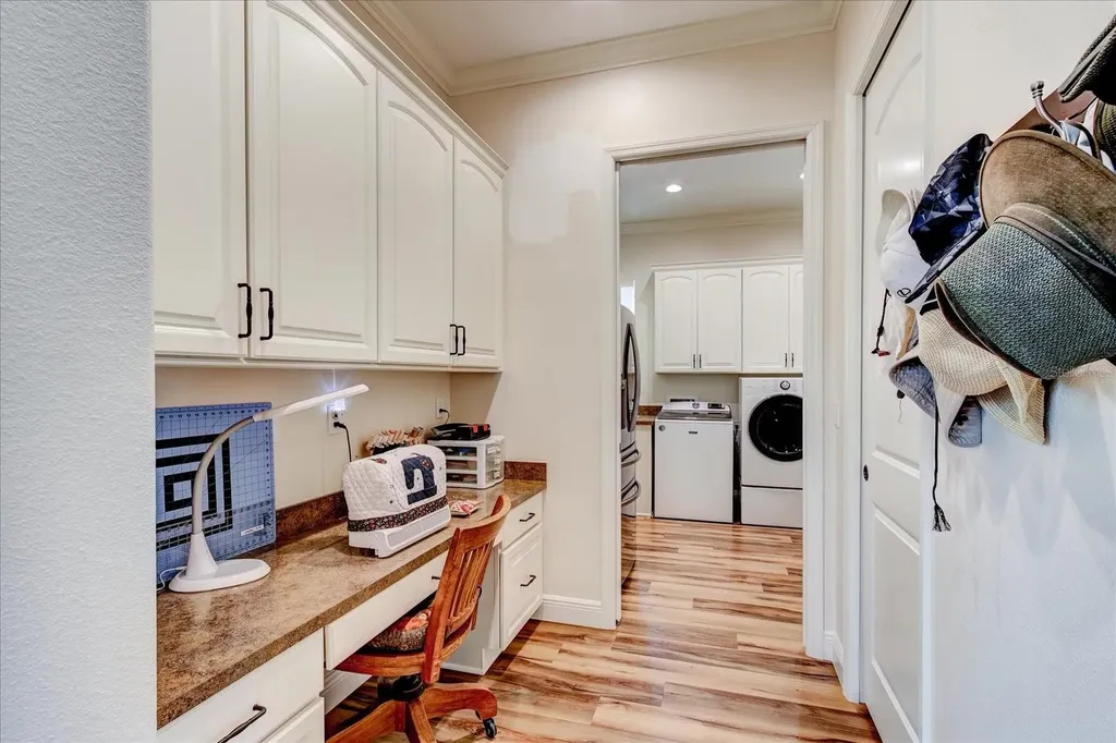 26301 Avenida Las Colinas Howey In The Hills FL 34737
