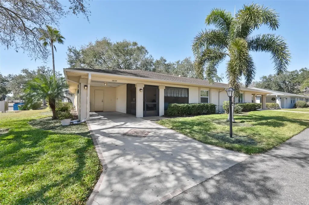 2035 Hampstead Circle Sun City Center FL 33573