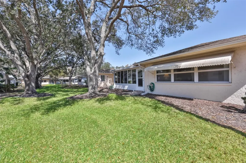 2035 Hampstead Circle Sun City Center FL 33573
