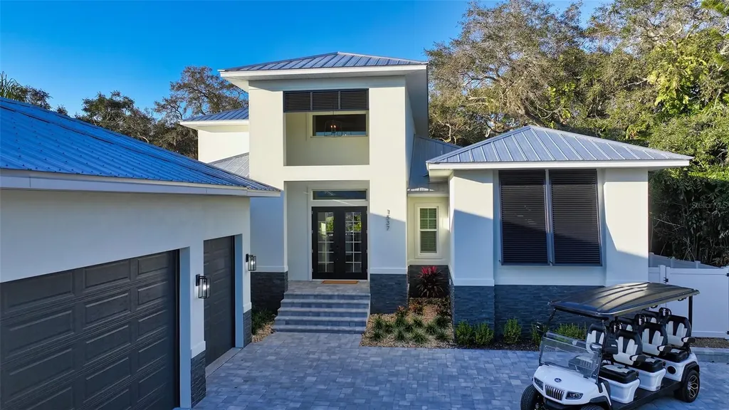 1537 Siesta Drive Sarasota FL 34239