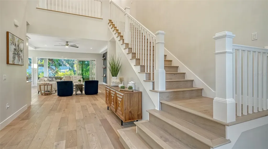 1537 Siesta Drive Sarasota FL 34239