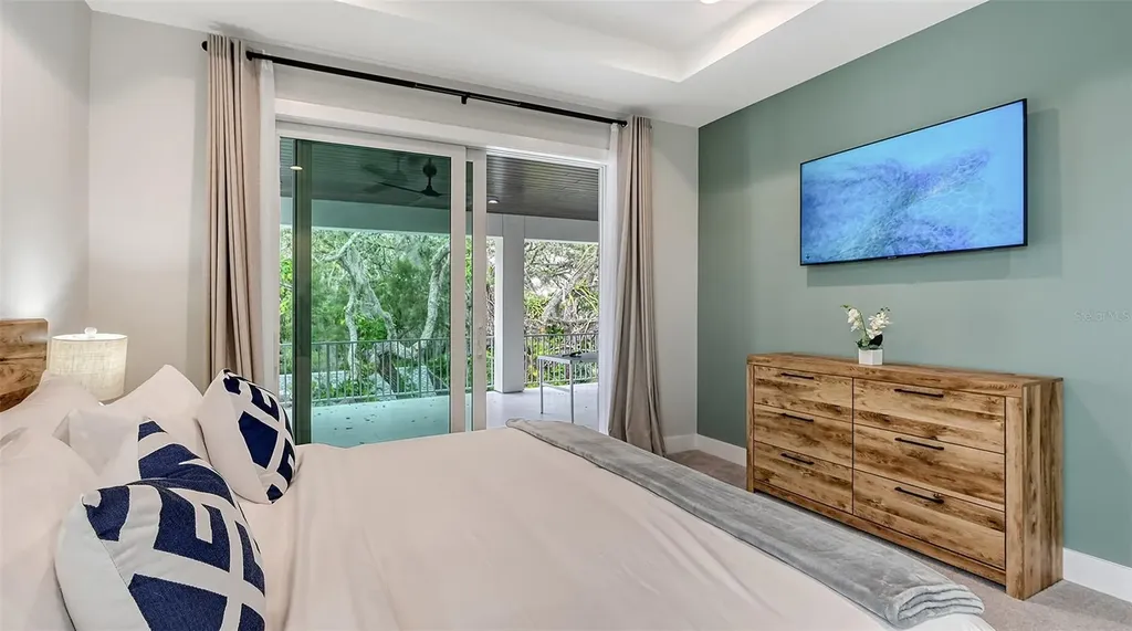 1537 Siesta Drive Sarasota FL 34239