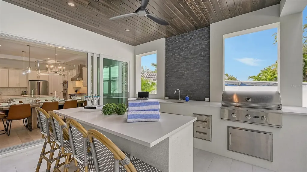 1537 Siesta Drive Sarasota FL 34239