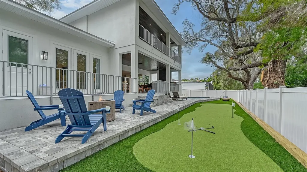 1537 Siesta Drive Sarasota FL 34239