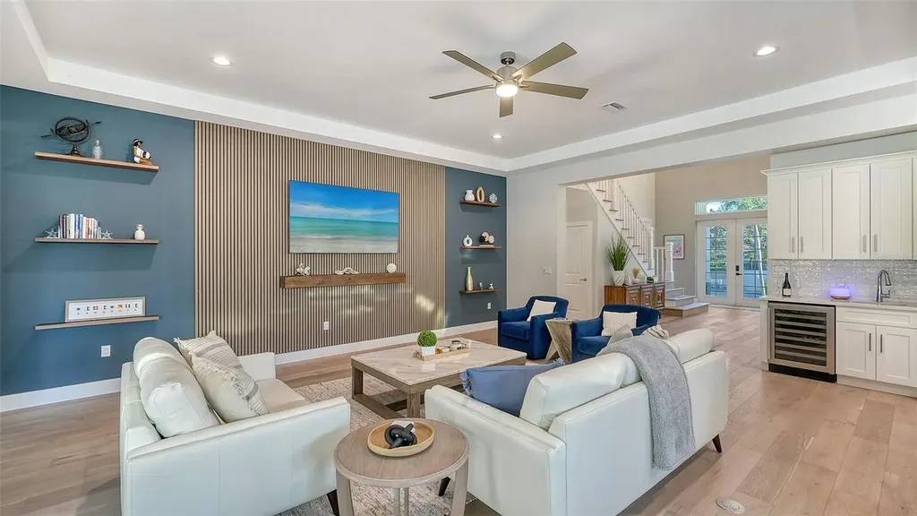 1537 Siesta Drive Sarasota FL 34239