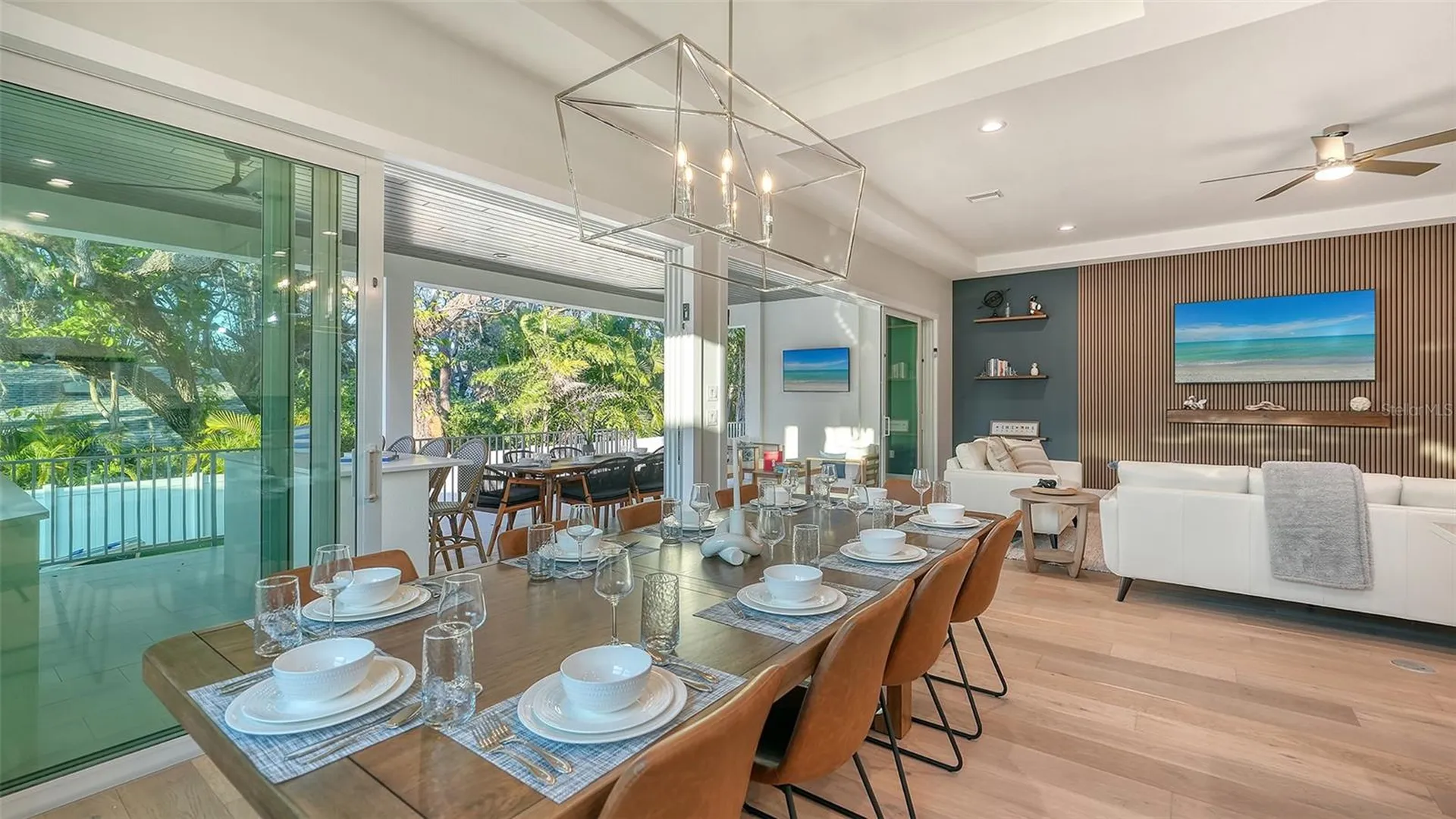 1537 Siesta Drive Sarasota FL 34239
