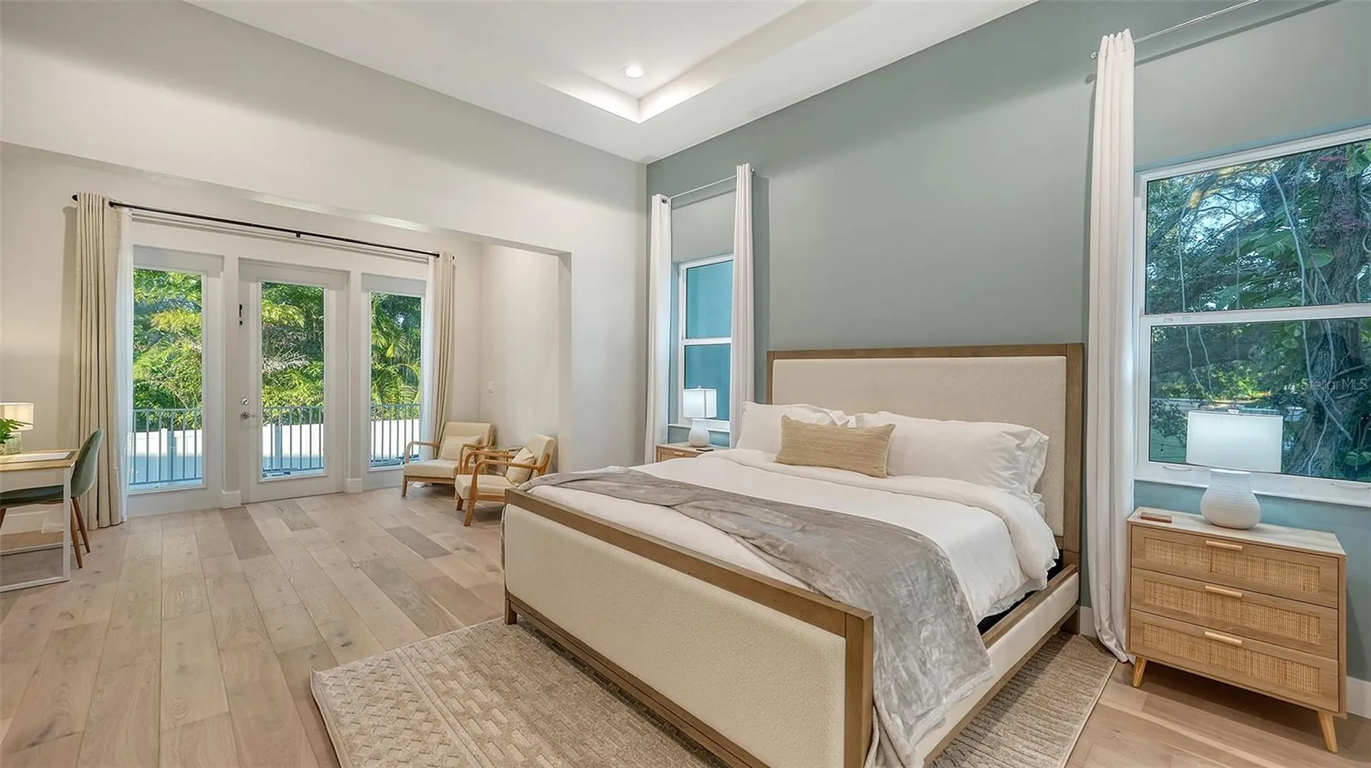 1537 Siesta Drive Sarasota FL 34239