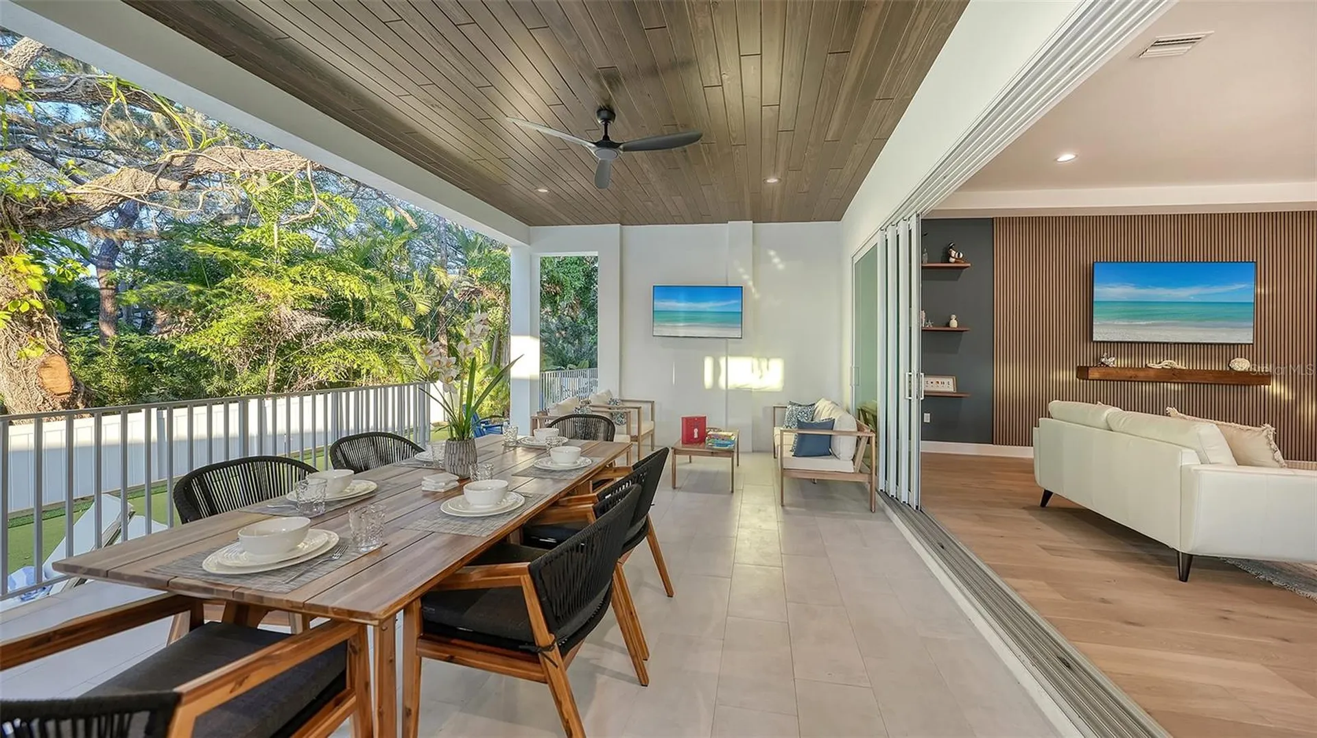1537 Siesta Drive Sarasota FL 34239