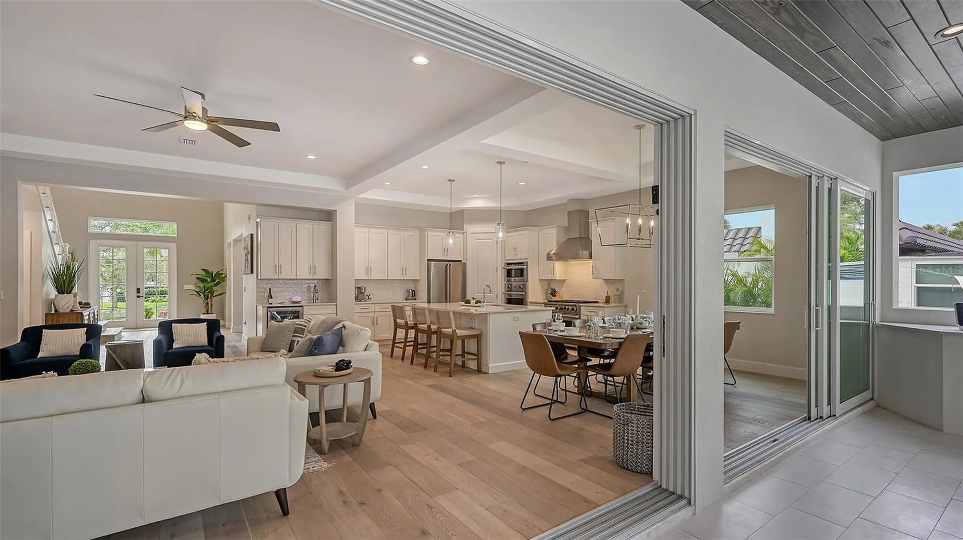 1537 Siesta Drive Sarasota FL 34239
