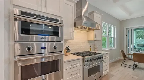 1537 Siesta Drive Sarasota FL 34239