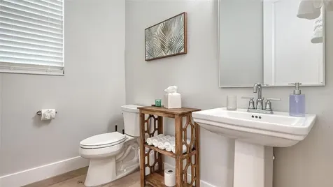 1537 Siesta Drive Sarasota FL 34239