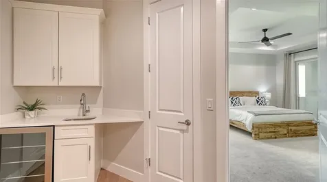 1537 Siesta Drive Sarasota FL 34239