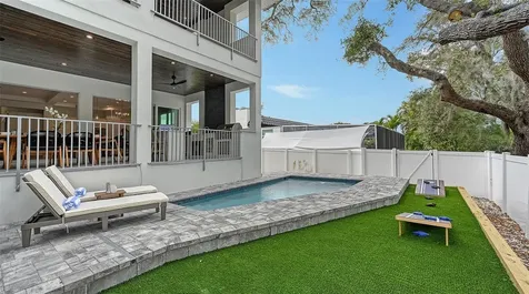 1537 Siesta Drive Sarasota FL 34239