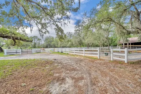3287 N County Road 426 Geneva FL 32732