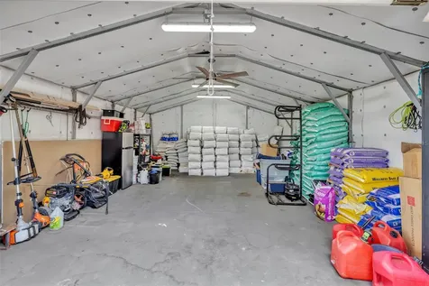 3287 N County Road 426 Geneva FL 32732