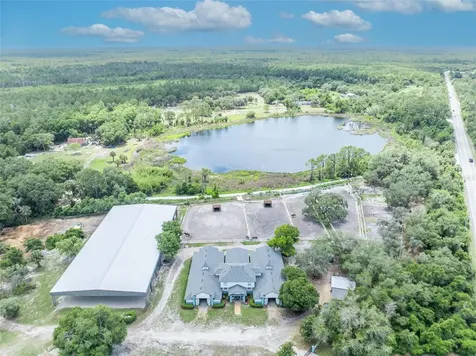 3287 N County Road 426 Geneva FL 32732