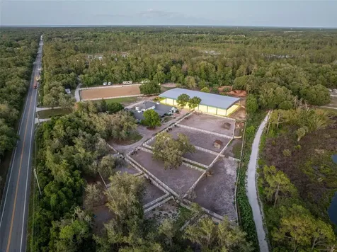 3287 N County Road 426 Geneva FL 32732