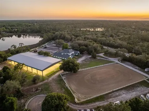 3287 N County Road 426 Geneva FL 32732