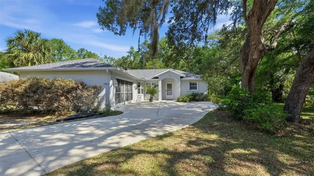 19015 SW 101st Place Dunnellon FL 34432