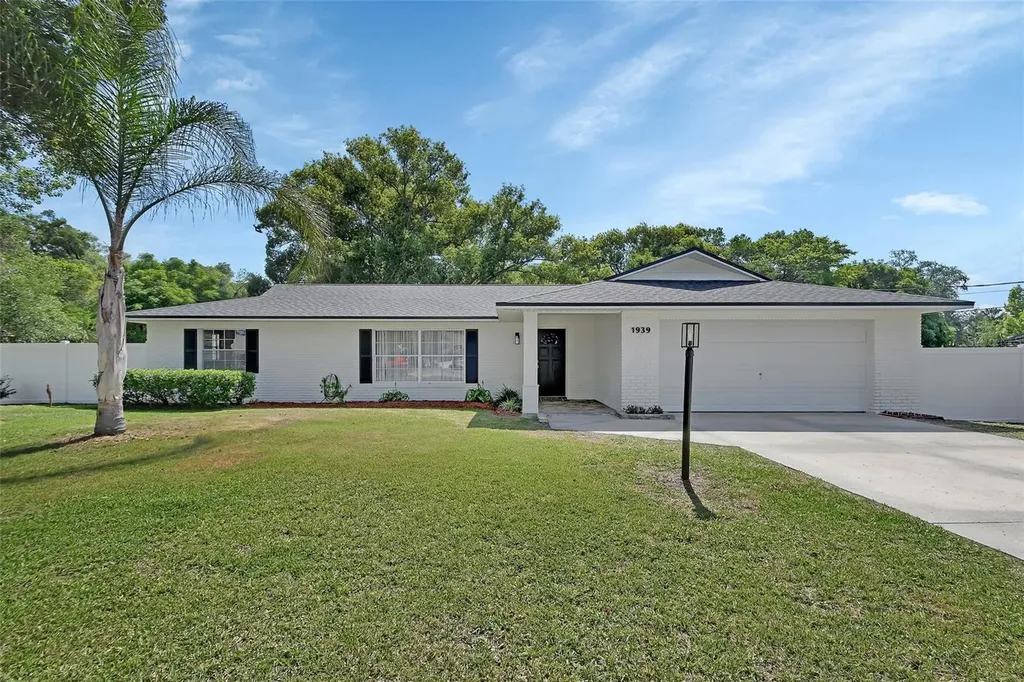 1939 Wallace Court Deland FL 32720