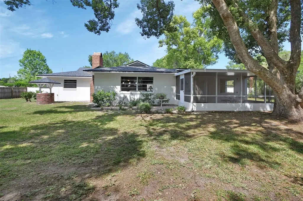 1939 Wallace Court Deland FL 32720